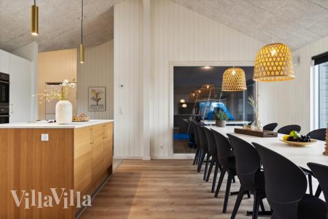 Oppholdsrom med plass til 18 i luksushus nr. 634.