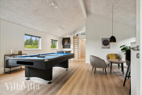 Luksushus nr. 634 til 18 personer tilbyr et stort aktivitetsrom med bl.a. biljard og dart