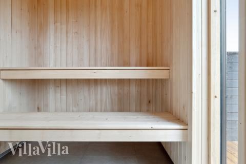 Nyt varmen i badstuen i luksushus nr. 634 til 18 personer