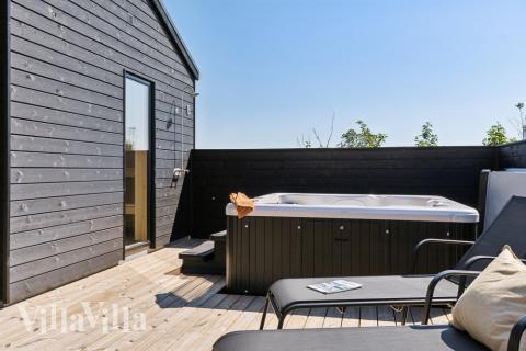 Nyt varmen i boblebadet i luksushus nr. 634 i Nordjylland