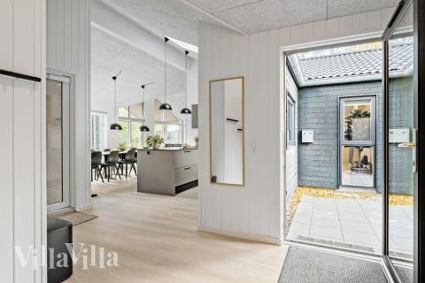 Det romslige inngangspartiet til luksushus nr. 638 i Nordsjælland