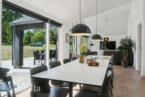 Oppholdsrom med plass til 14 i luksushus nr. 640.