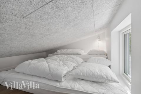 Noen av de 20 soveplassene i luksushus nr. 641 finnes på hems