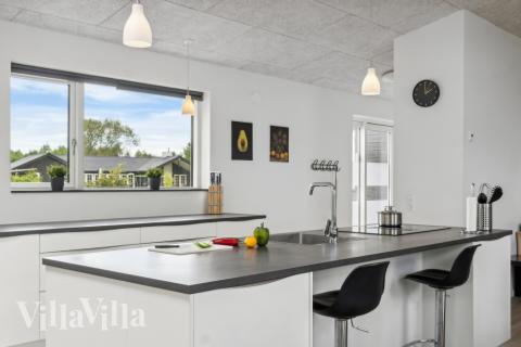 Kjøkkenet i luksushus nr. 642 er godt innrettet.