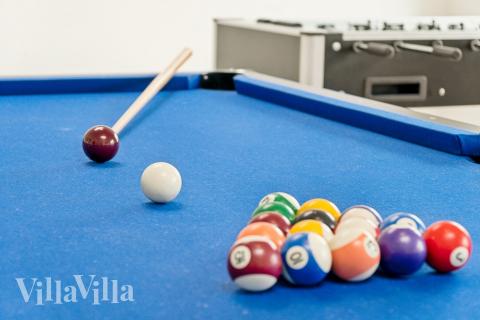 Luksushus nr. 642 til 16 personer tilbyr et stort aktivitetsrom med bl.a. biljard og dart