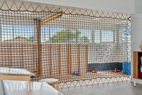 Sofakroken i luksushus nr. 645 i Limfjorden.