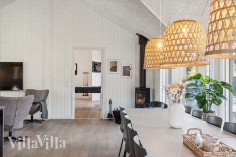 Oppholdsrom med plass til 18 i luksushus nr. 646.