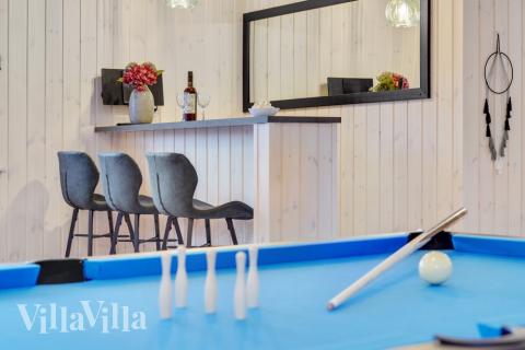 Aktivitetsrom i luksushus nr. 808 med 8 soverom og plass til 20 personer.