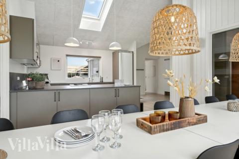 Oppholdsrom med plass til 16 i luksushus nr. 818.