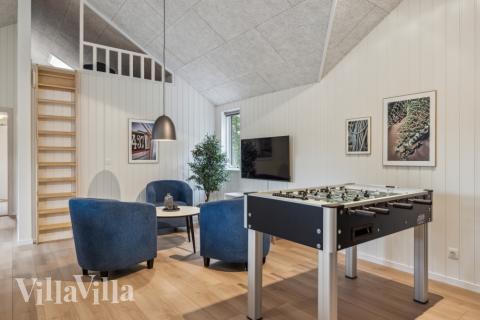 Luksushus nr. 826 til 18 personer tilbyr et stort aktivitetsrom med bl.a. biljard og dart