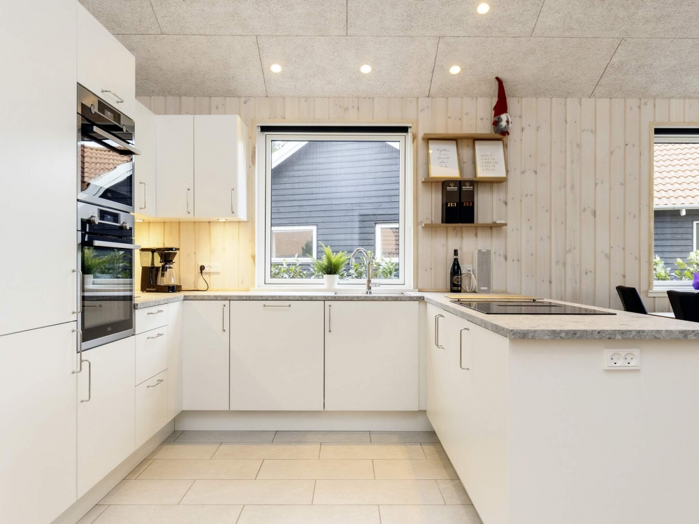 Kjøkkenet i luksushus nr. 650 er godt innrettet.