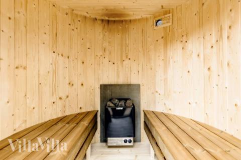 Nyt varmen i badstuen i luksushus nr. 650 til 10 personer