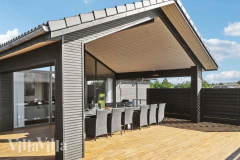 Stor terrasse i luksushus nr. 661 i Lolland/Falster/Møn.