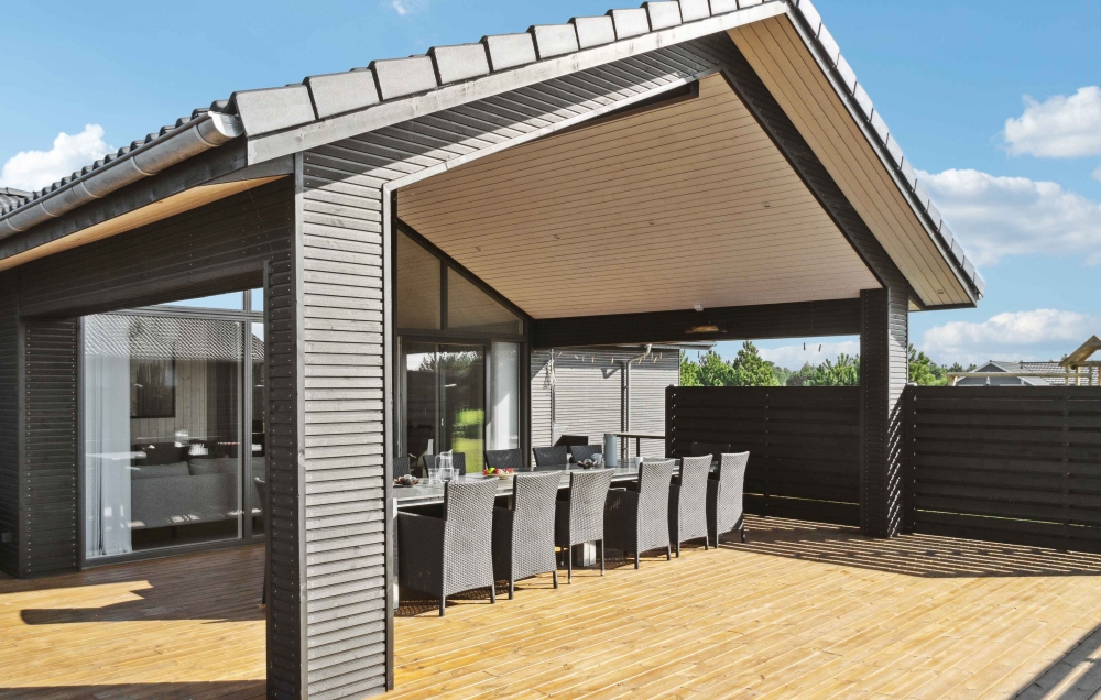 Stor terrasse i luksushus nr. 661 i Lolland/Falster/Møn.