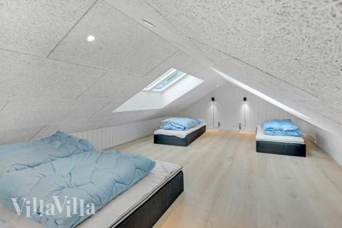 Noen av de 26 soveplassene i luksushus nr. 674 finnes på hems