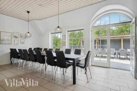 Oppholdsrom med plass til 16 i luksushus nr. 678.