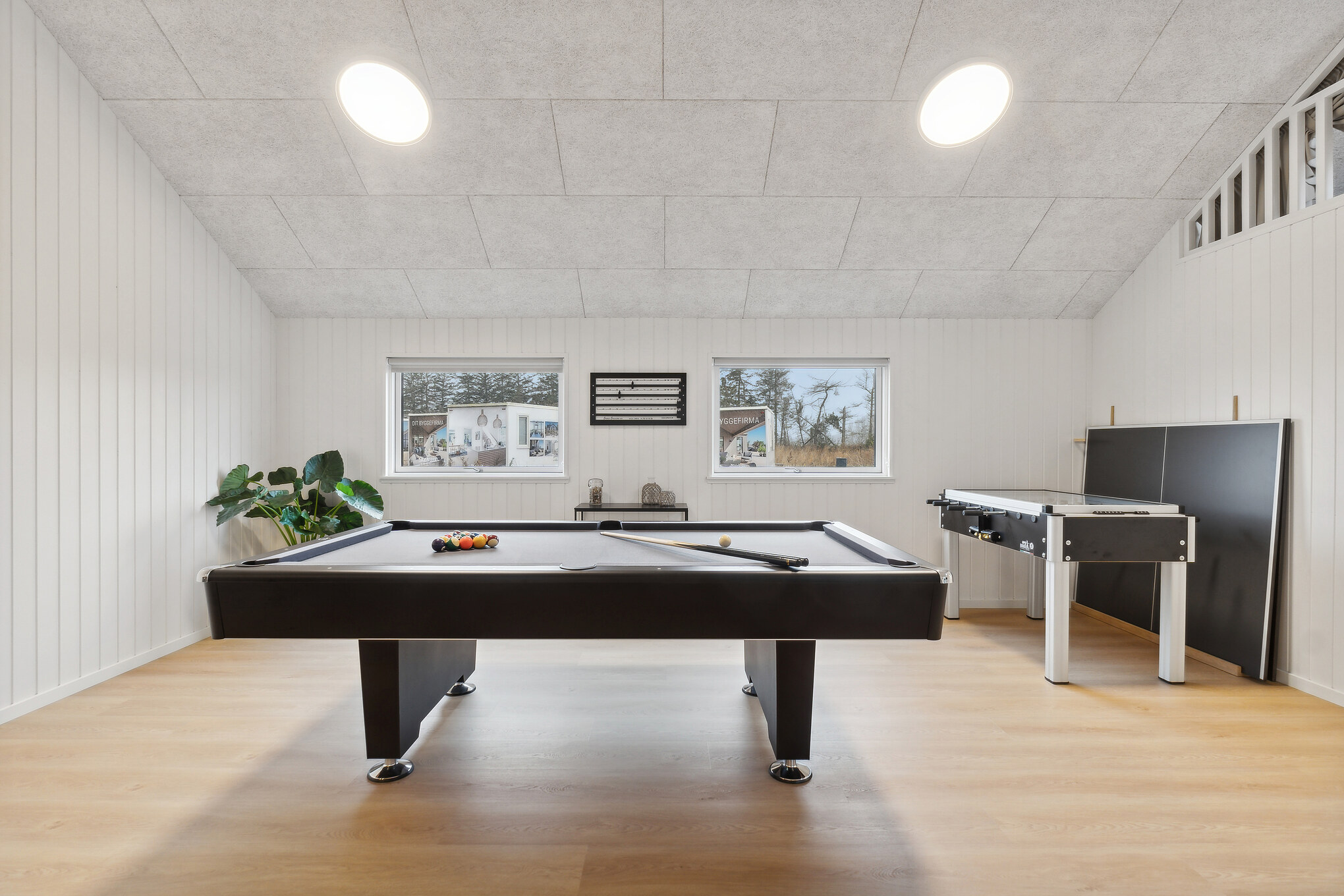 I tillegg til alle aktivitetsmulighetene i husets bassengavdeling, kan du også spille biljard, bordtennis og dart i luksushus nr. 630