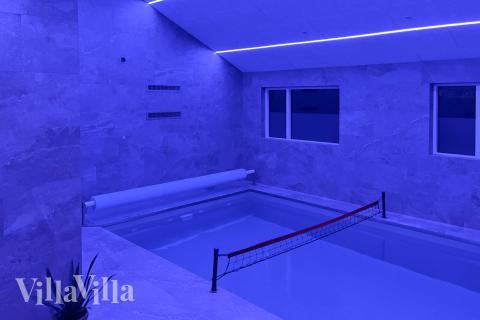 Ta en dukkert i bassenget i luksushus nr. 682 i Nordjylland.