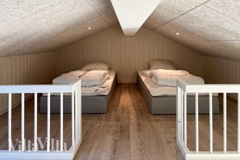 Noen av de 18 soveplassene i luksushus nr. 682 finnes på hems