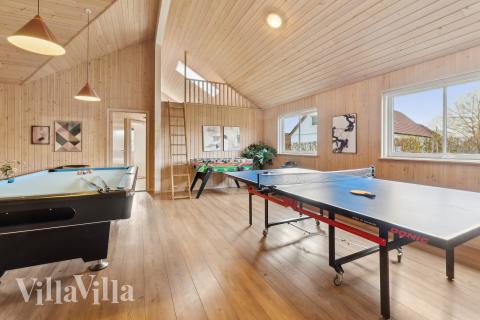 Luksushus nr. 220 til 20 personer tilbyr et stort aktivitetsrom med bl.a. biljard og dart