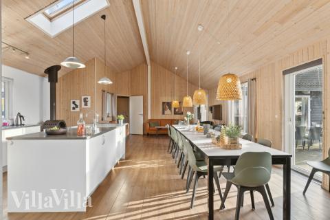 Kjøkkenet i luksushus nr. 220 er godt innrettet.