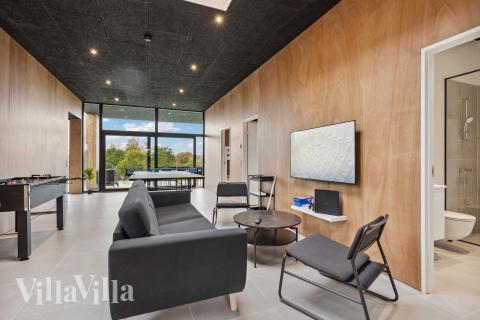 Konkurrer i feriehusets aktivitetsrom når dere besøker luksushus nr. 684 i Limfjorden.