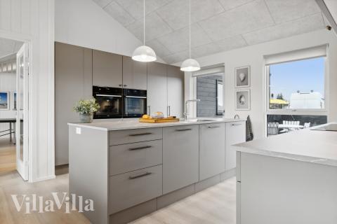 Kjøkkenet i luksushus nr. 652 er fullt utstyrt så dere lett kan lage mat til 20 personer.