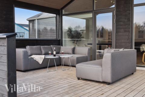 Luksushus nr. 652 har en deilig terrasse med gode hagemøbler til 20 personer.