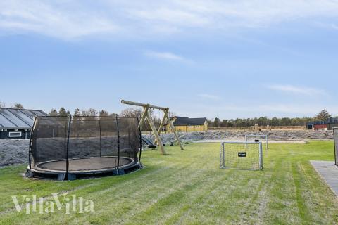 Stort utvalg av utendørsaktiviteter ved luksushus nr. 652 i Nordjylland.