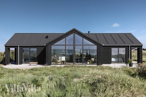 Dette lekre huset med svømmebasseng, nr. 669, med plass til 10 personer, ligger i Nordjylland