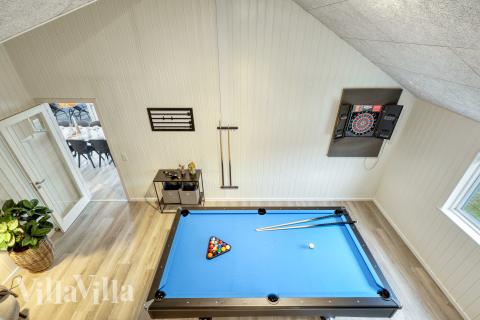 Luksushus nr. 770 til 14 personer tilbyr et stort aktivitetsrom med bl.a. biljard og dart
