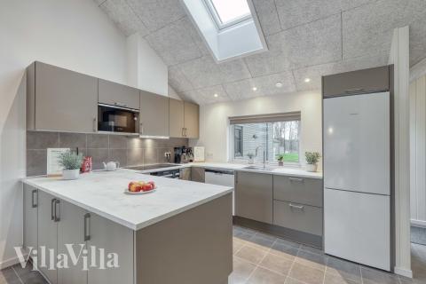 Kjøkkenet i luksushus nr. 769 er godt innrettet.