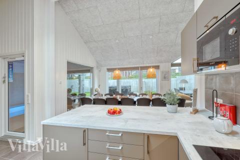 Kjøkkenet i luksushus nr. 767 er godt innrettet.