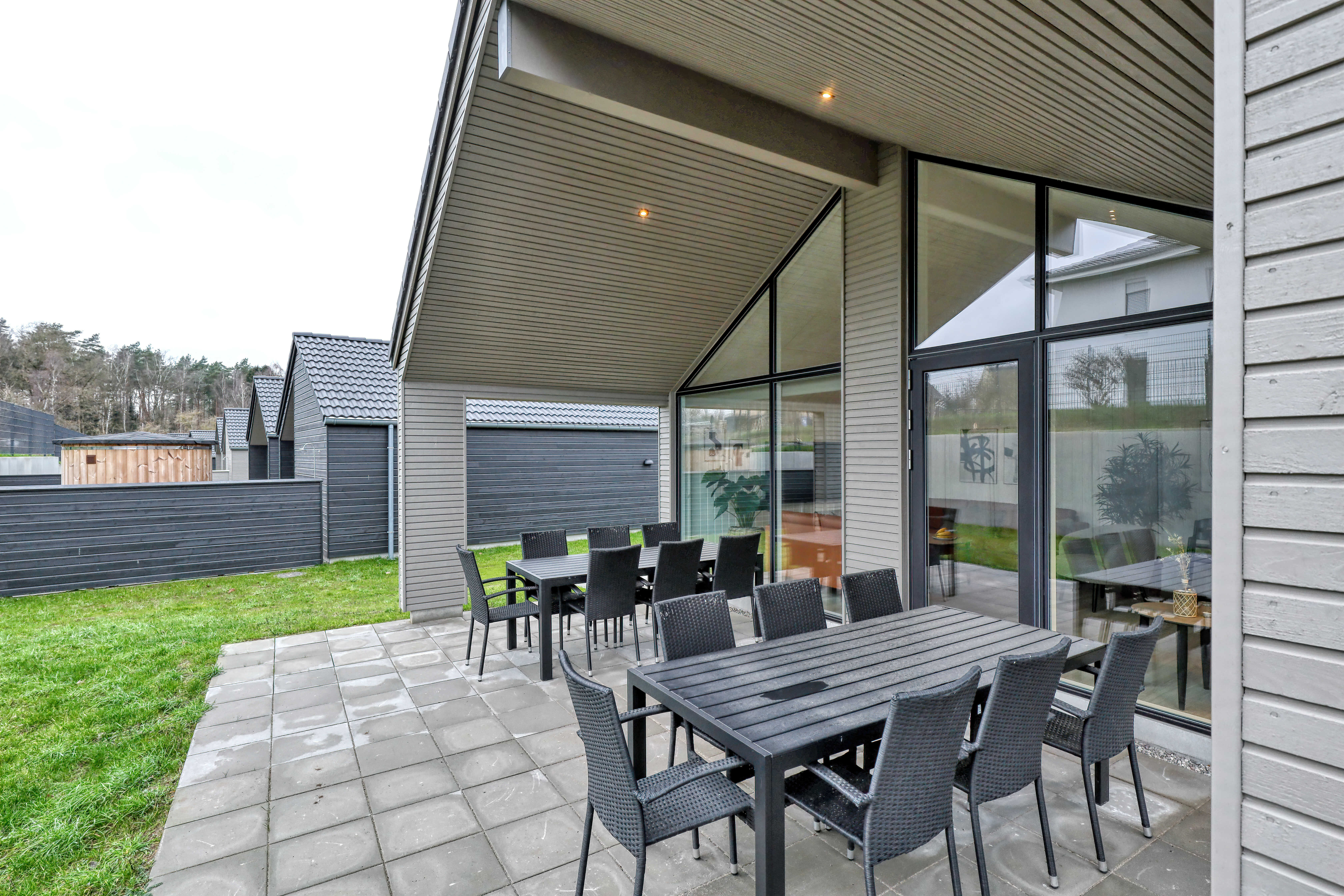 Luksushus nr. 767 har en deilig terrasse med gode hagemøbler til 14 personer.