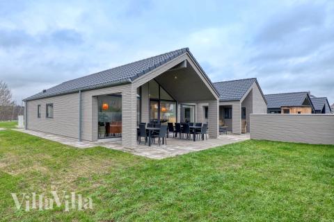 Dette lekre huset med svømmebasseng, nr. 767, med plass til 14 personer, ligger i Tyskland