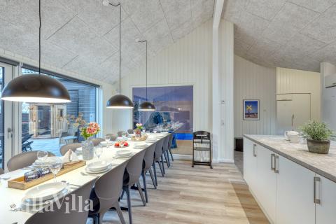 Oppholdsrom med plass til 16 i luksushus nr. 760.