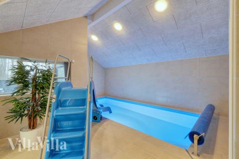 Aktivitetsrom i luksushus nr. 761 med 6 soverom og plass til 16 personer.