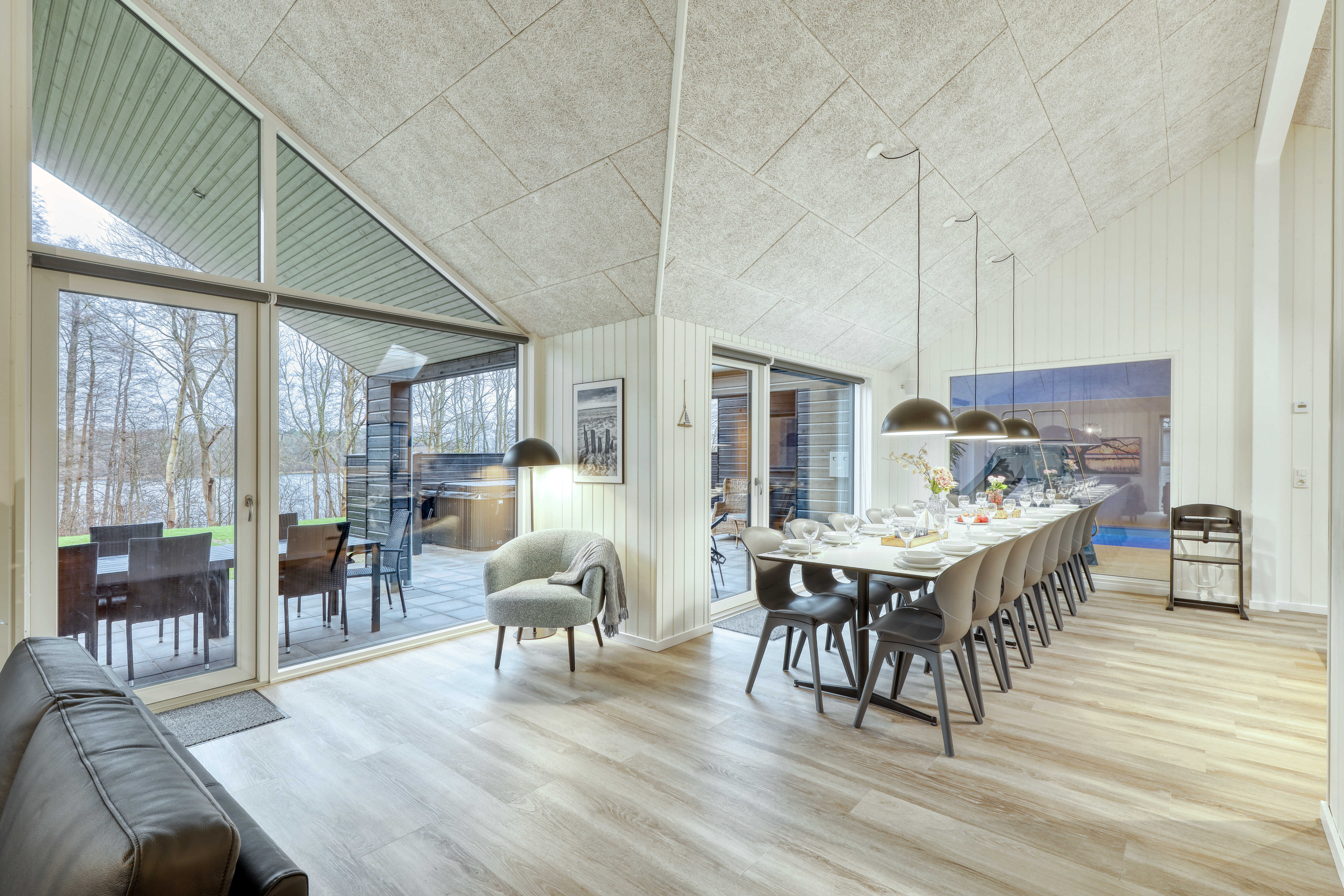 Oppholdsrom med plass til 16 i luksushus nr. 761.