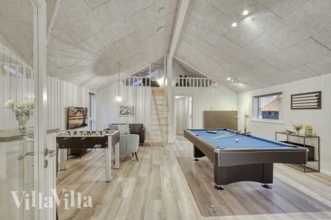 Luksushus nr. 763 til 16 personer tilbyr et stort aktivitetsrom med bl.a. biljard og dart