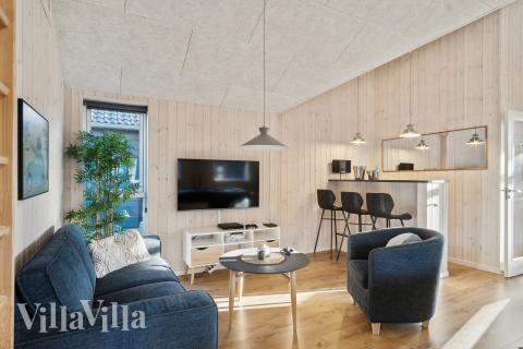 Luksushus nr. 597 til 18 personer tilbyr et stort aktivitetsrom med bl.a. biljard og dart