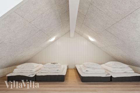 Noen av de 22 soveplassene i luksushus nr. 653 finnes på hems