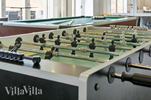 Luksushus nr. 681 til 17 personer tilbyr et stort aktivitetsrom med bl.a. biljard og dart