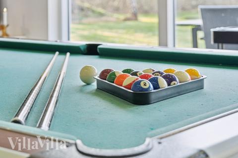 Konkurrer i feriehusets aktivitetsrom når dere besøker luksushus nr. 681 i Nordsjælland.