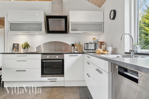 Kjøkkenet i luksushus nr. 681 er godt innrettet.