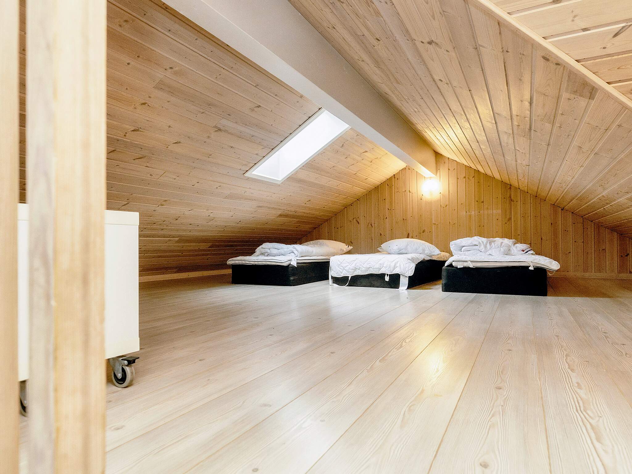 Noen av de 18 soveplassene i luksushus nr. 218 finnes på hems
