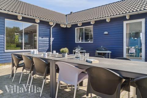 Luksushus nr. 314 har en deilig terrasse med gode hagemøbler til 20 personer.