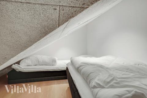 Noen av de 12 soveplassene i luksushus nr. 692 finnes på hems