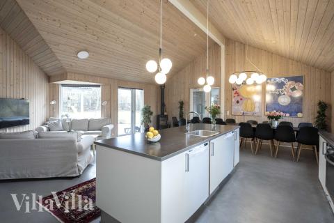 Kjøkkenet i luksushus nr. 275 er godt innrettet.