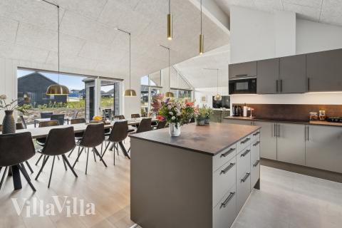 Kjøkkenet i luksushus nr. 663 er godt innrettet.