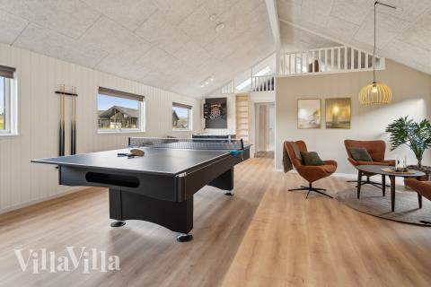 I tillegg til alle aktivitetsmulighetene i husets bassengavdeling, kan du også spille biljard, bordtennis og dart i luksushus nr. 663